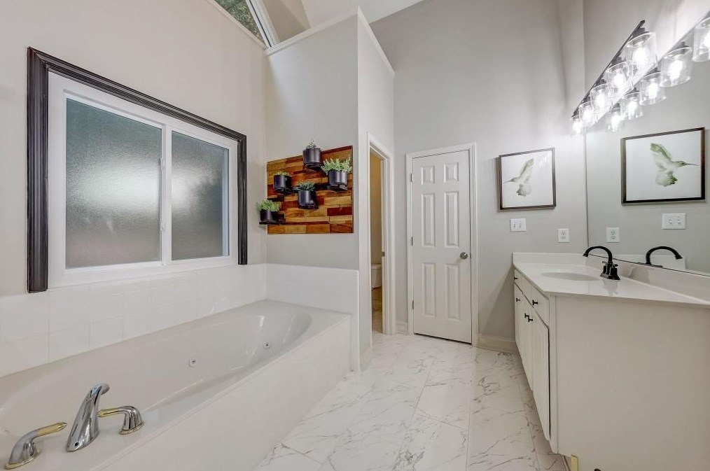 1950 Northbrooke Ln, Atlanta GA exterior