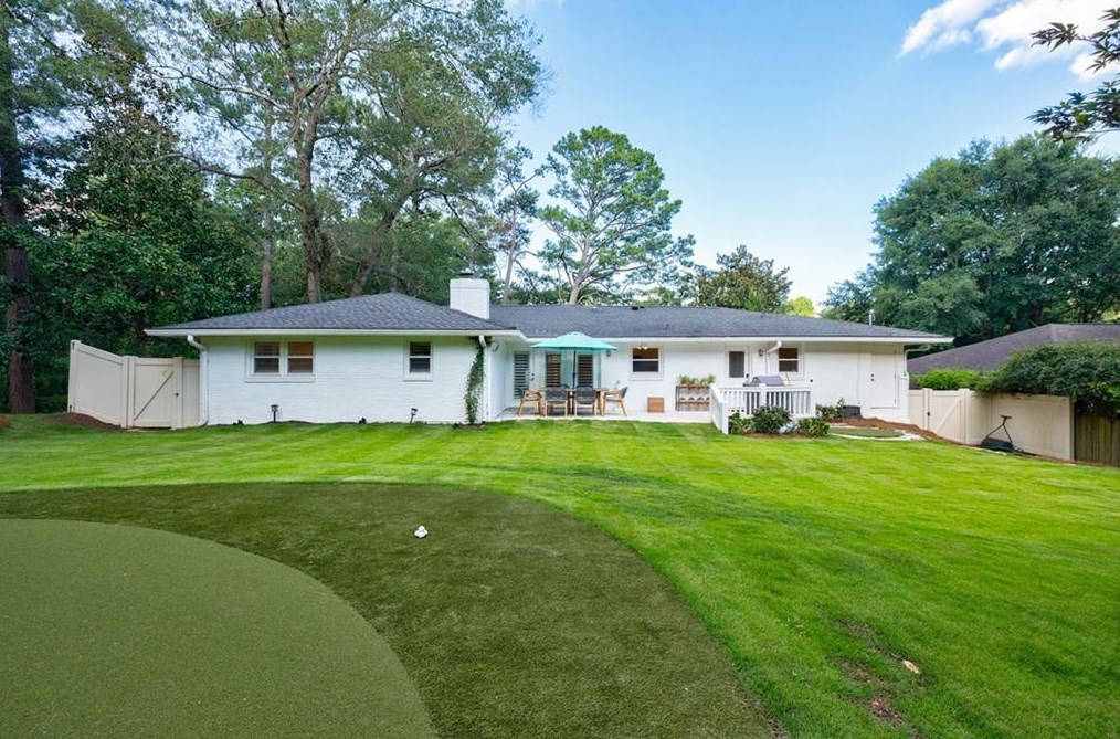 3306 Pine Meadow Rd, Atlanta GA  30327-2220 exterior