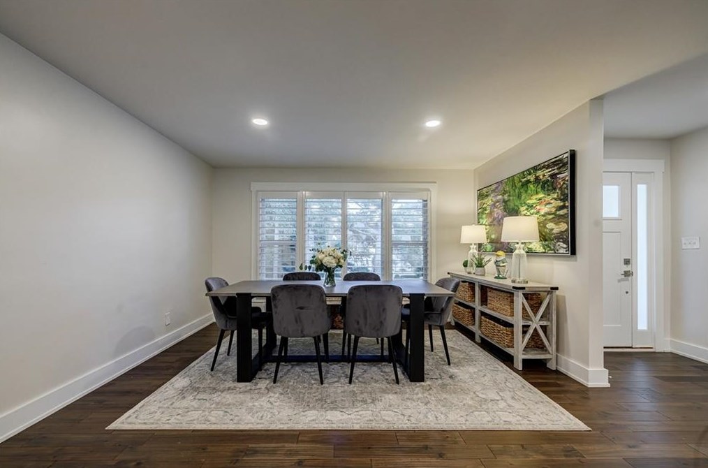 3306 Pine Meadow Rd, Atlanta GA  30327-2220 exterior
