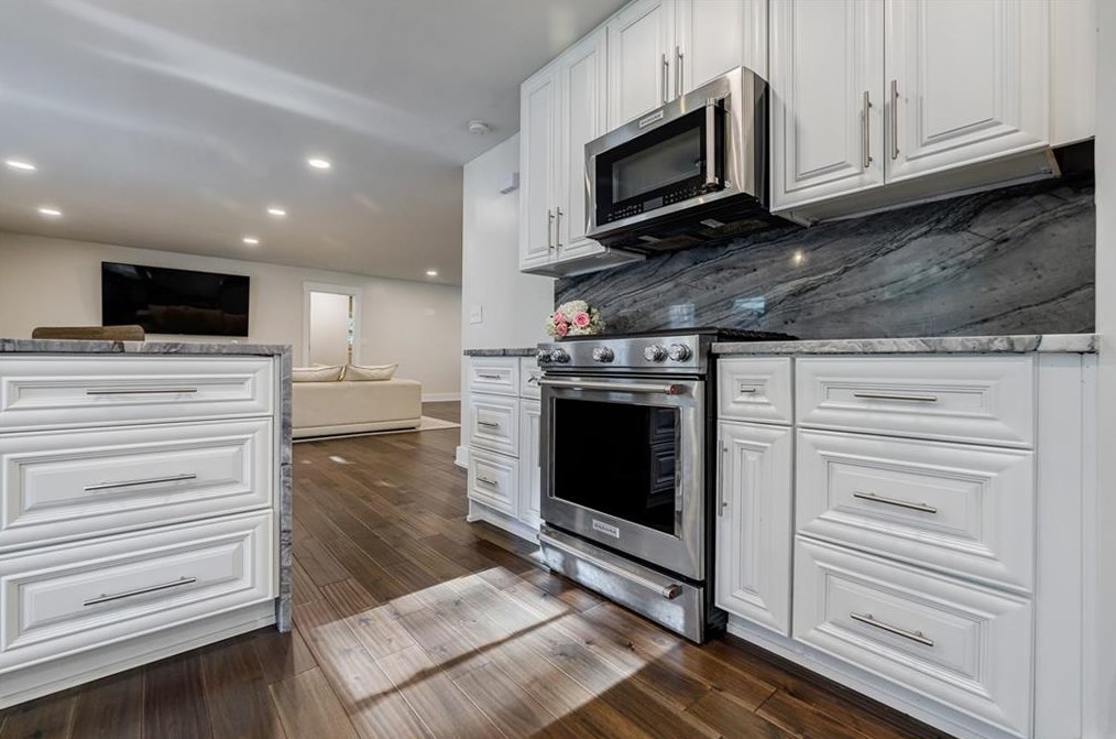 3306 Pine Meadow Rd, Atlanta GA  30327-2220 exterior