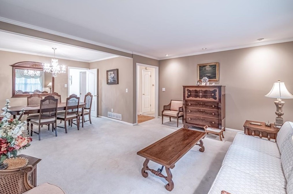 1818 Ramble Ct, Decatur GA  30033-1117 exterior