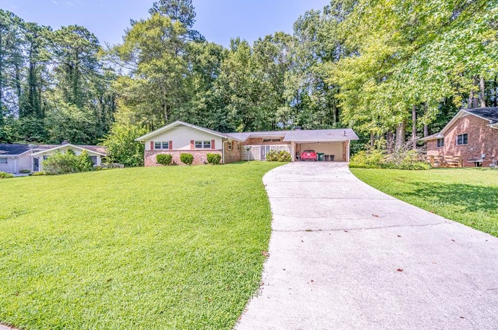 1818 Ramble Ct, Decatur GA  30033-1117 exterior