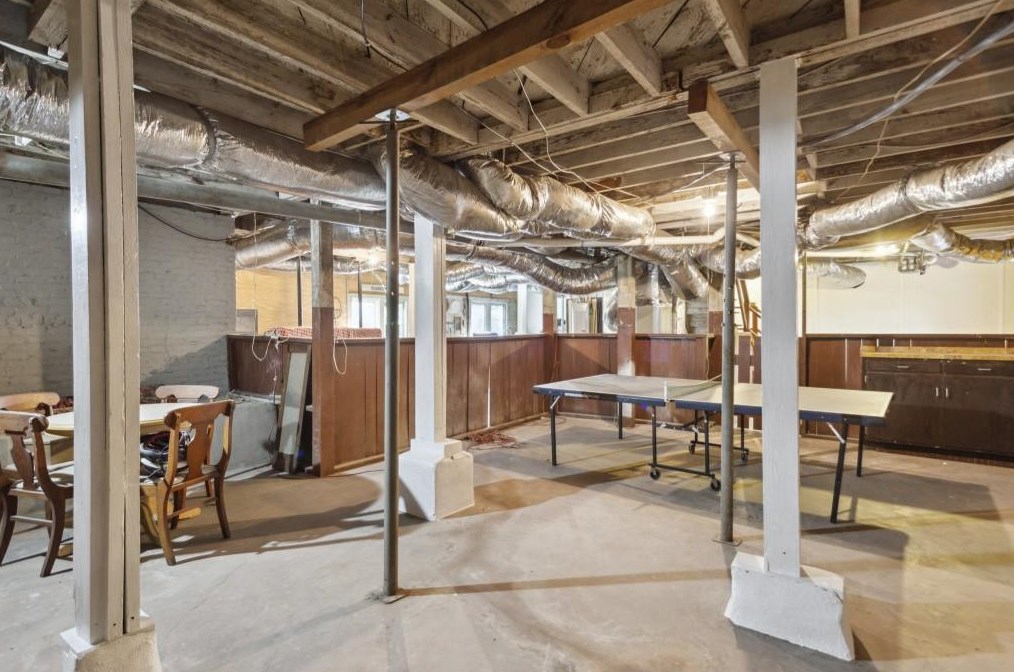 101 Peachtree Way, Atlanta GA 30305-3711 exterior