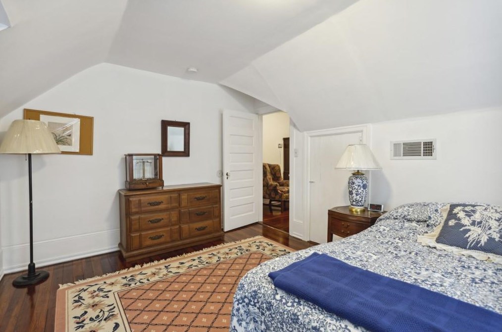 101 Peachtree Way, Atlanta GA 30305-3711 exterior