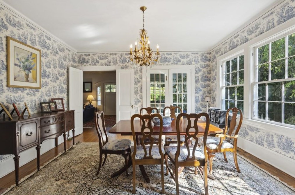 101 Peachtree Way, Atlanta GA 30305-3711 exterior