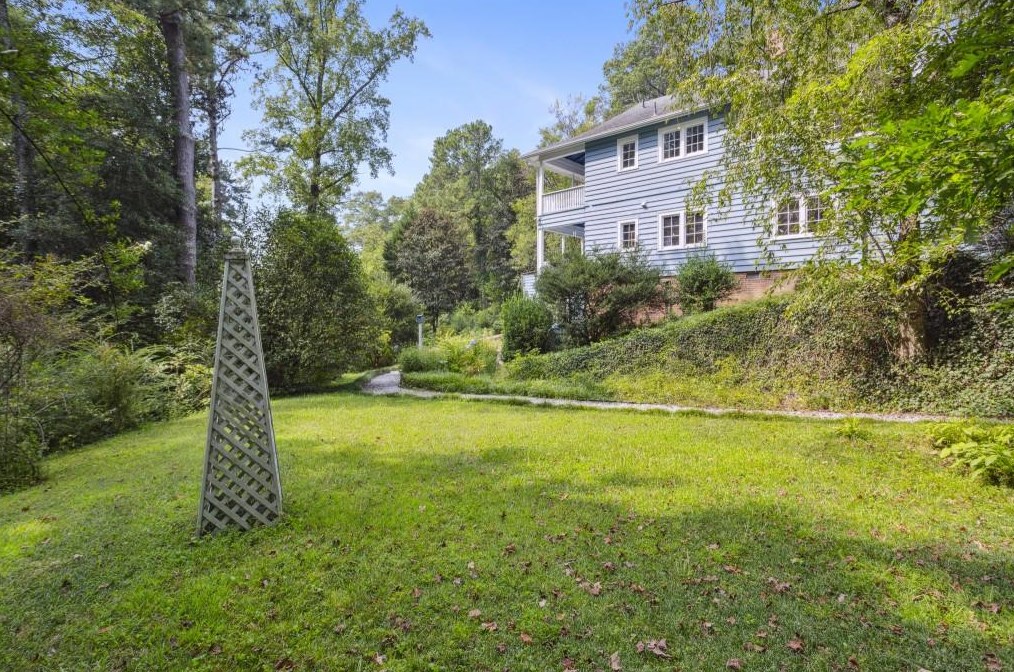 101 Peachtree Way, Atlanta GA 30305-3711 exterior