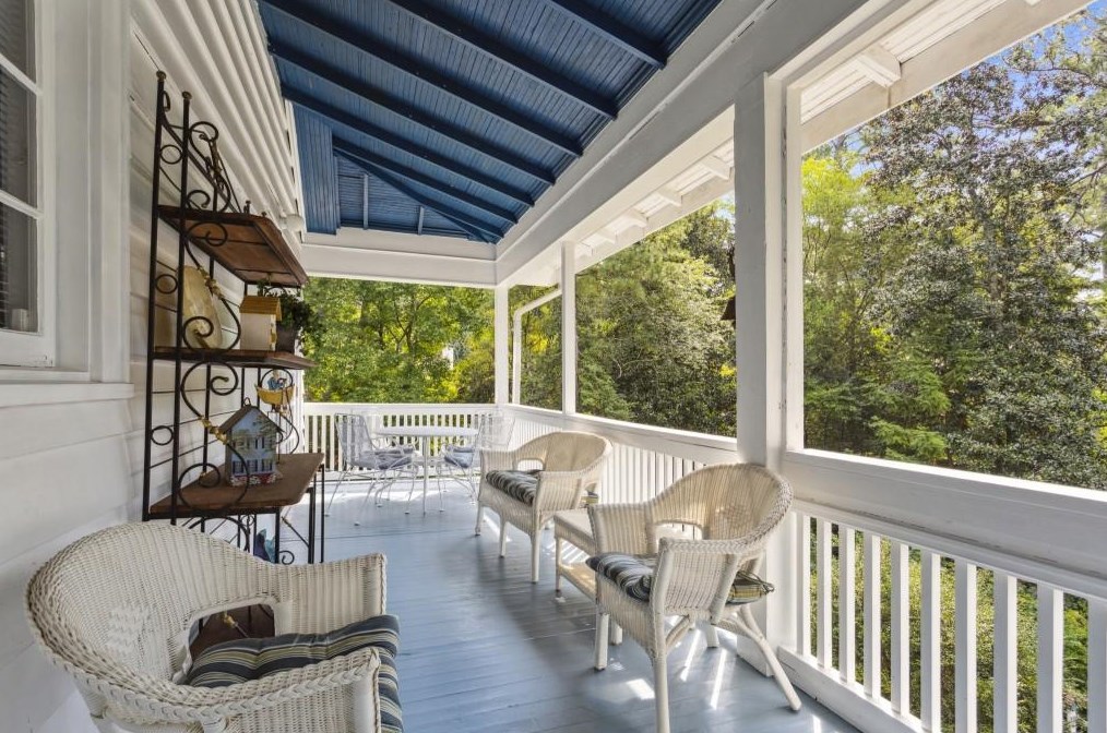 101 Peachtree Way, Atlanta GA 30305-3711 exterior