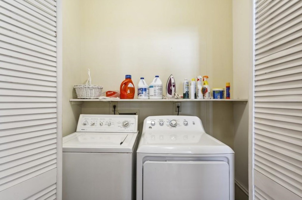 101 Peachtree Way, Atlanta GA 30305-3711 exterior