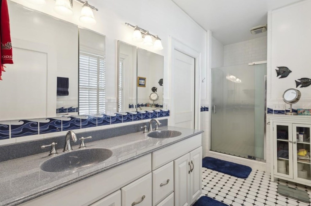 101 Peachtree Way, Atlanta GA 30305-3711 exterior