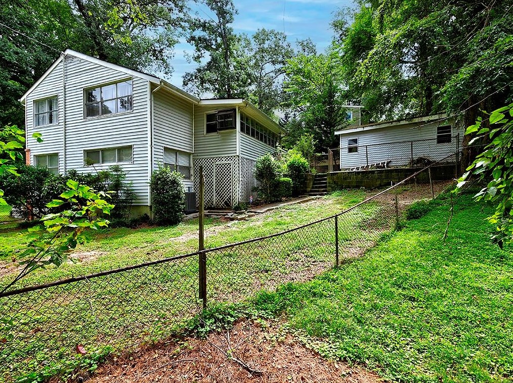 4970 Fairmont Rd, Smyrna GA  30082-5107 exterior