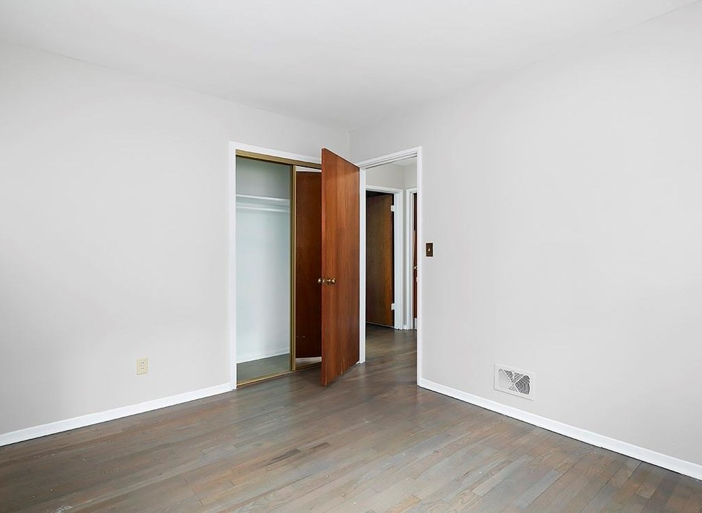 4970 Fairmont Rd, Smyrna GA  30082-5107 exterior