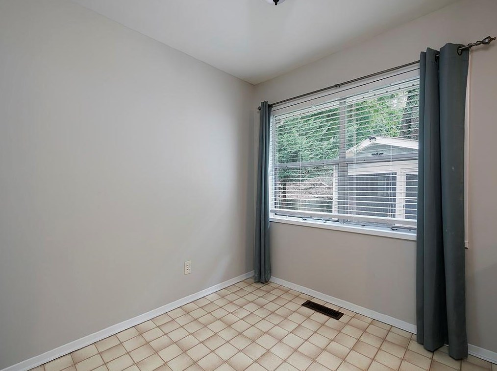 4970 Fairmont Rd, Smyrna GA  30082-5107 exterior