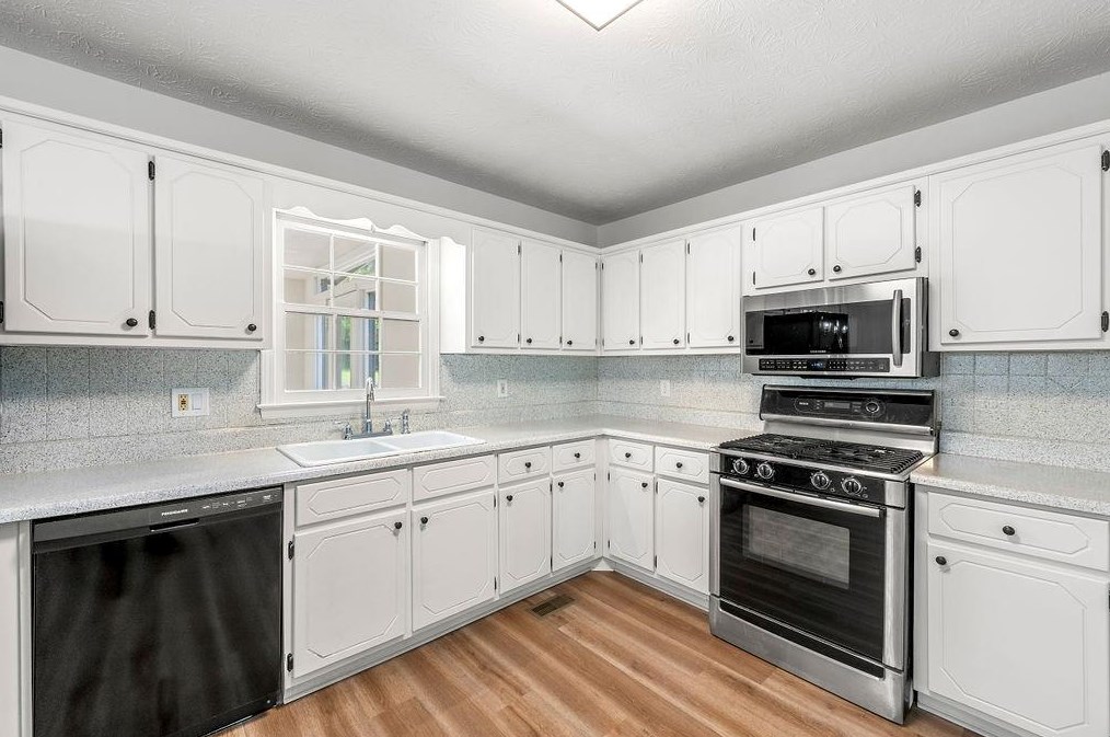 21 Frst Ct, Dallas GA 30132-3074 exterior