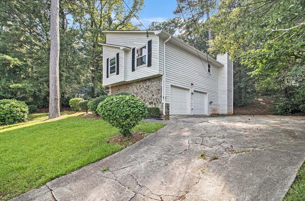 3385 Hollow Tree Dr, Decatur GA  30034-6317 exterior