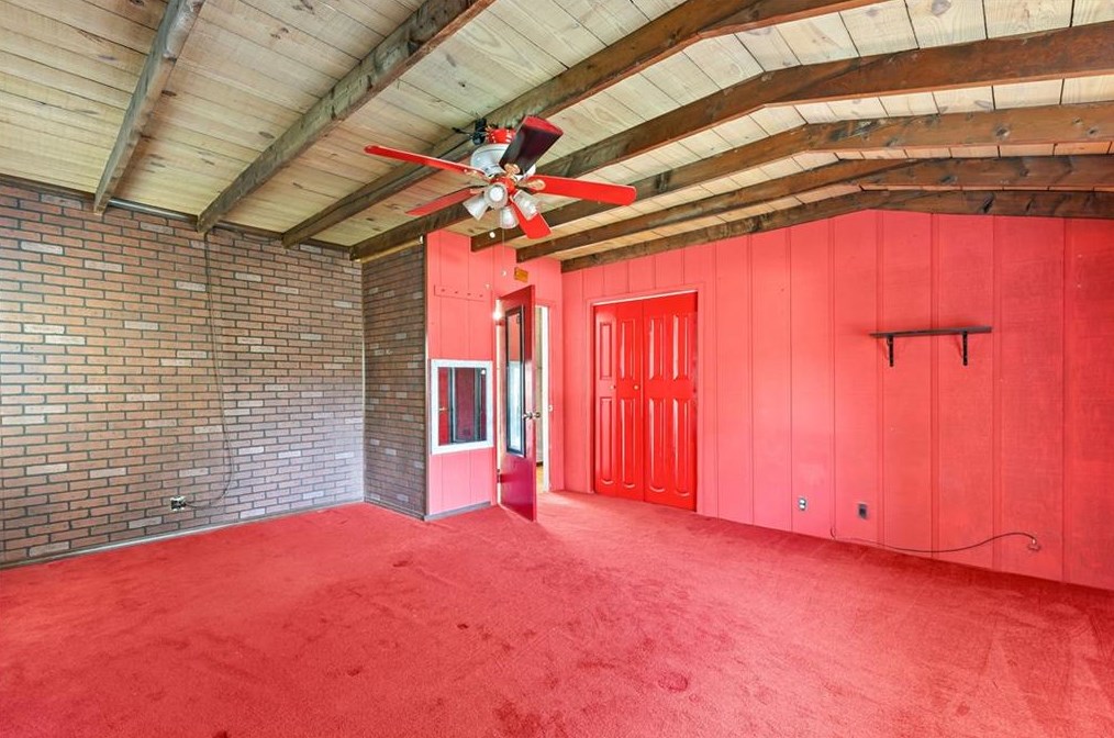 1703 Snapfinger Rd, Decatur GA  30032-6101 exterior