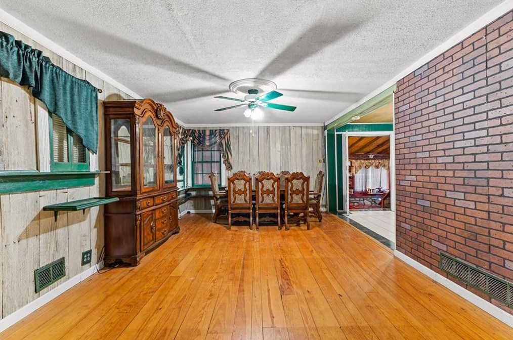 1703 Snapfinger Rd, Decatur GA  30032-6101 exterior