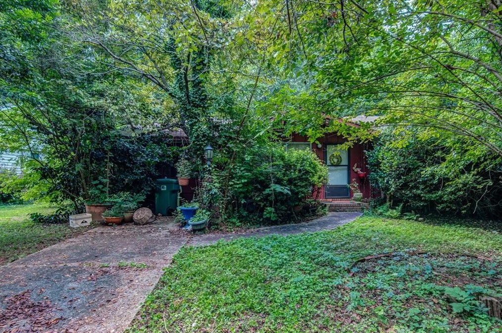 2550 Carolyn Dr, Smyrna GA  30080-2552 exterior