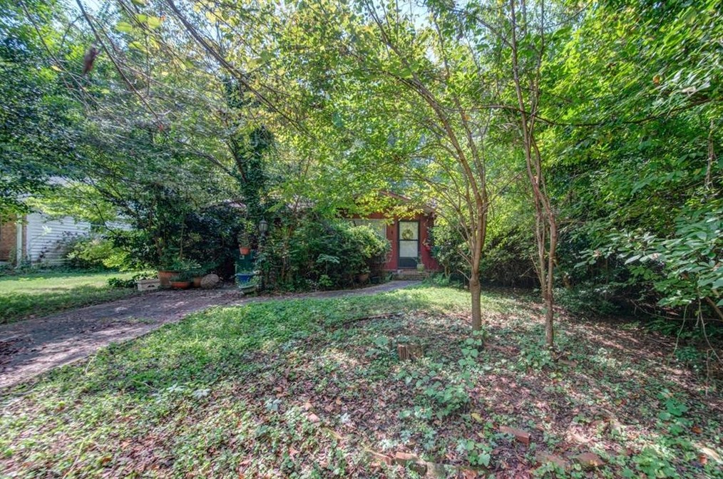 2550 Carolyn Dr, Smyrna GA  30080-2551 exterior