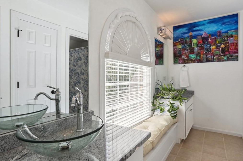 857 Wescott Ln, Atlanta GA  30319-1656 exterior