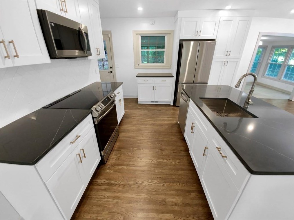 2431 Carolyn Dr, Smyrna GA  30080-2549 exterior