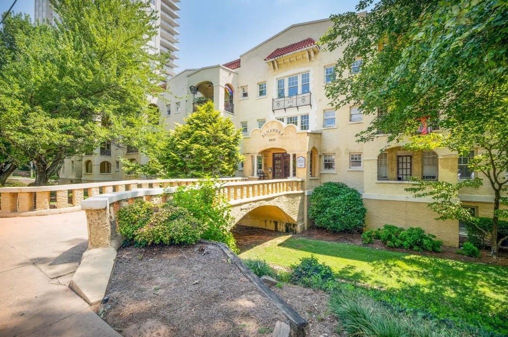 2855 Peachtree Rd, Atlanta GA  30305-2953 exterior