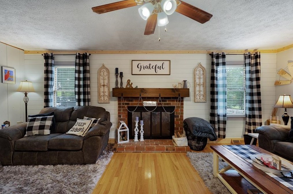 152 Timms Loop, Calhoun GA  30701-4533 exterior