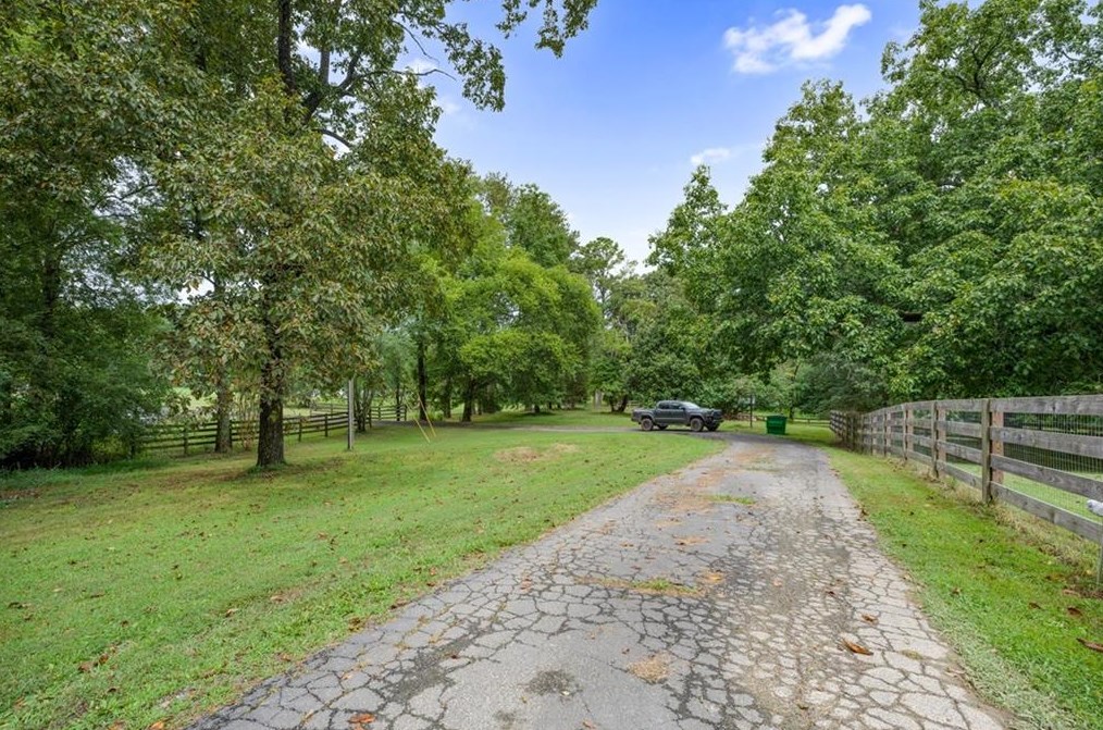 152 Timms Loop, Calhoun GA  30701-4533 exterior