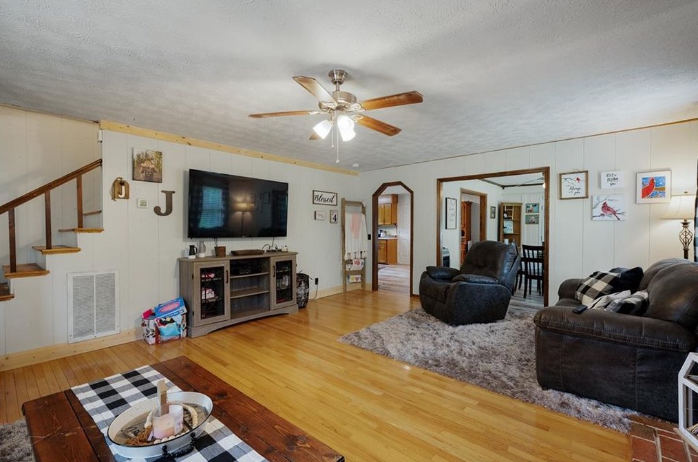 152 Timms Loop, Calhoun GA  30701-4533 exterior