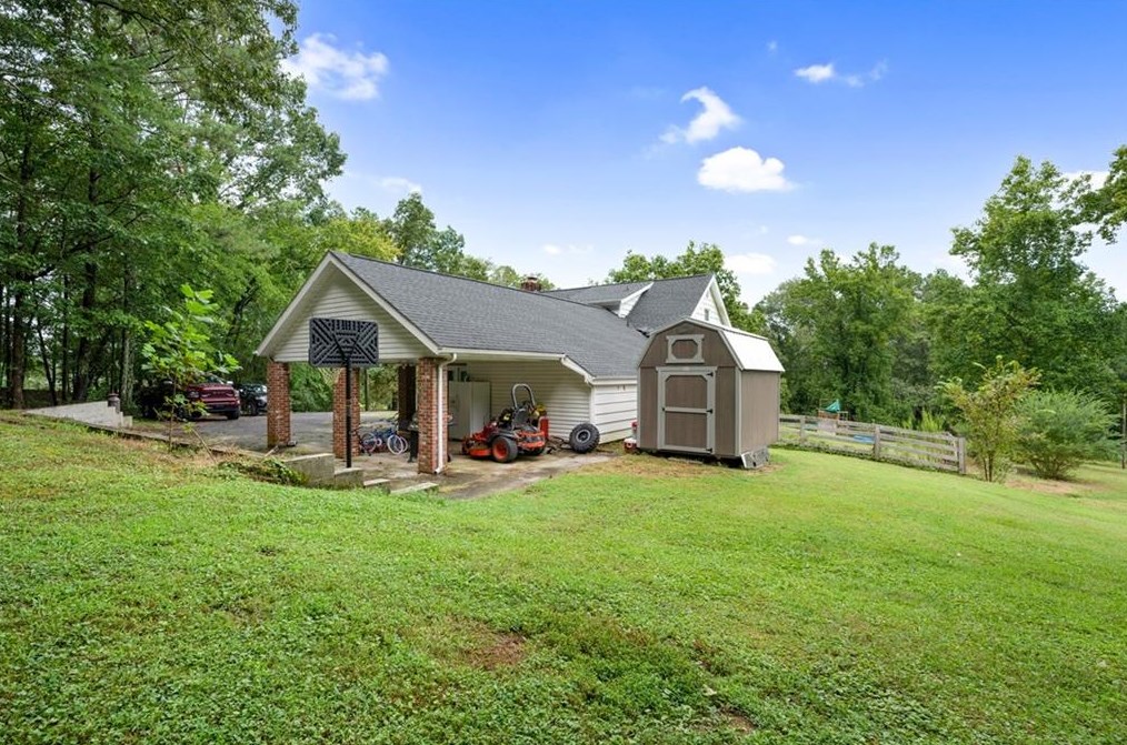 152 Timms Loop, Calhoun GA  30701-4533 exterior