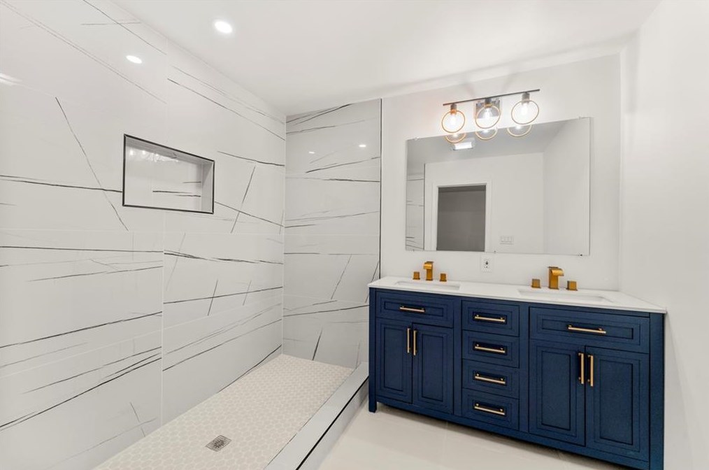 1726 Austin Rd, Decatur GA  30032-4807 exterior