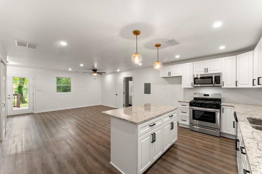 1726 Austin Rd, Decatur GA  30032-4807 exterior