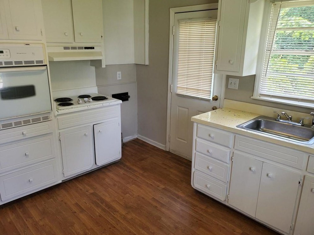 2984 Whispering Hills Dr, Atlanta GA  30341-5108 exterior