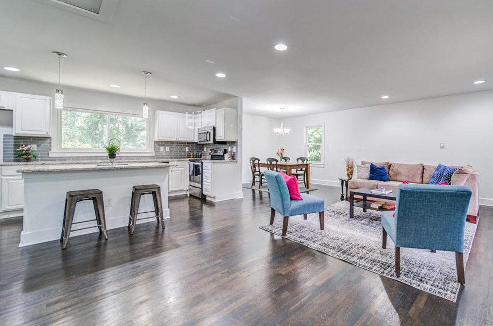 4141 Renfrew Ct, Atlanta GA  30331-3920 exterior