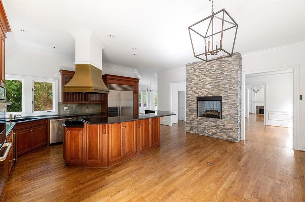 3408 Wood Valley Rd, Atlanta GA  30327-1518 exterior