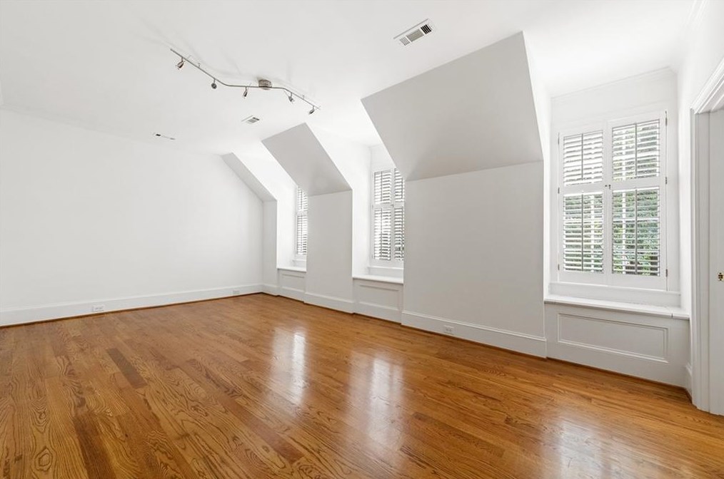3408 Wood Valley Rd, Atlanta GA  30327-1518 exterior