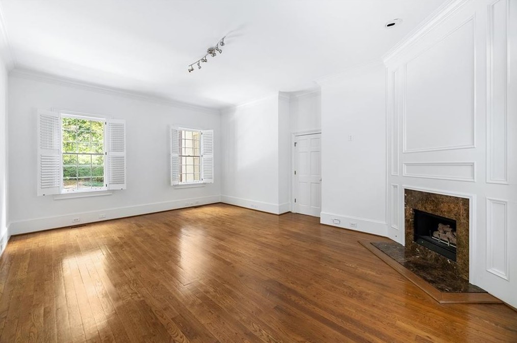 3408 Wood Valley Rd, Atlanta GA  30327-1518 exterior