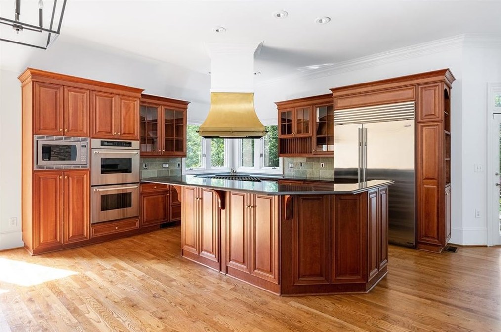 3408 Wood Valley Rd, Atlanta GA  30327-1518 exterior