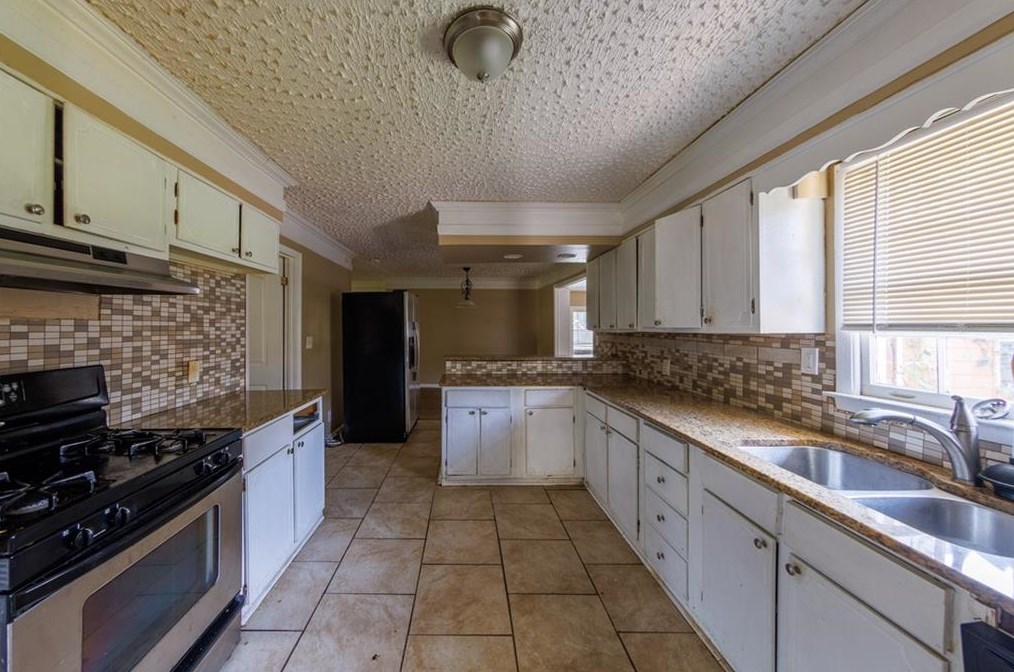 3759 Stanford Cir, Decatur GA  30034-6101 exterior