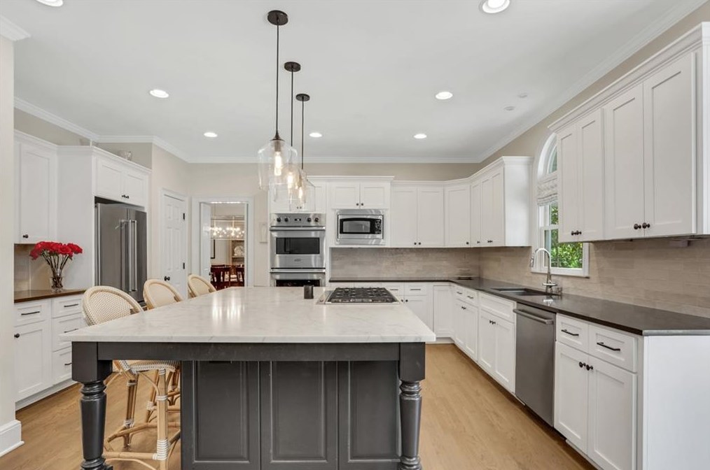 1271 Westminster Walk, Atlanta GA  30327-1717 exterior