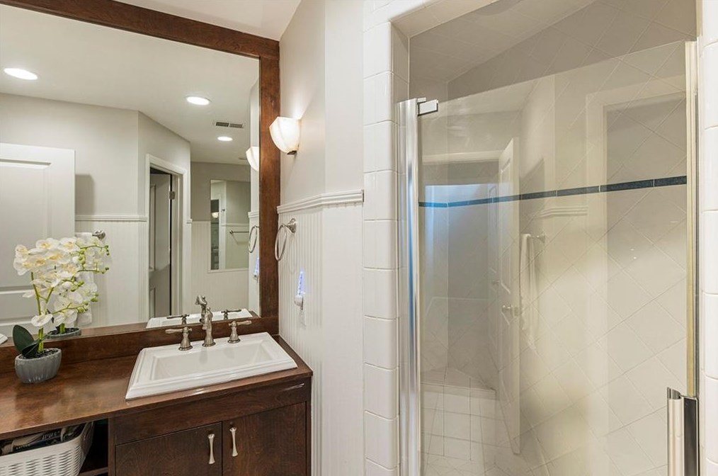 522 Sutters Pt, Atlanta GA  30328-5267 exterior