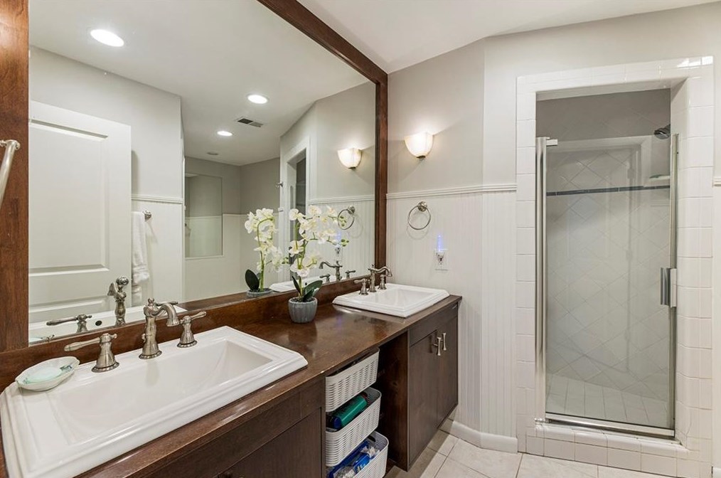 522 Sutters Pt, Atlanta GA  30328-5267 exterior