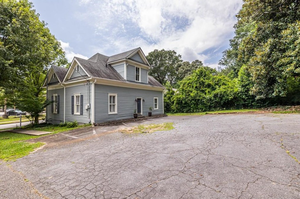 836 Sycamore St, Decatur GA  30030-2063 exterior