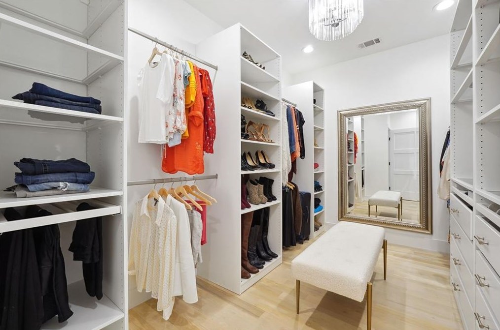 432 Pharr Rd, Decatur GA  30030-4426 exterior