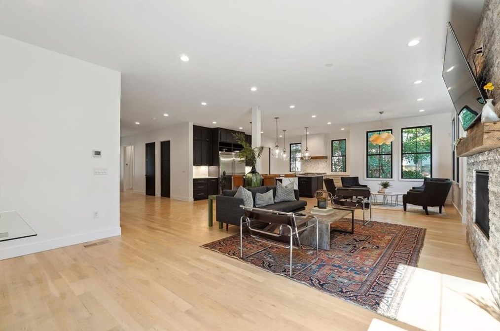 432 Pharr Rd, Decatur GA  30030-4426 exterior