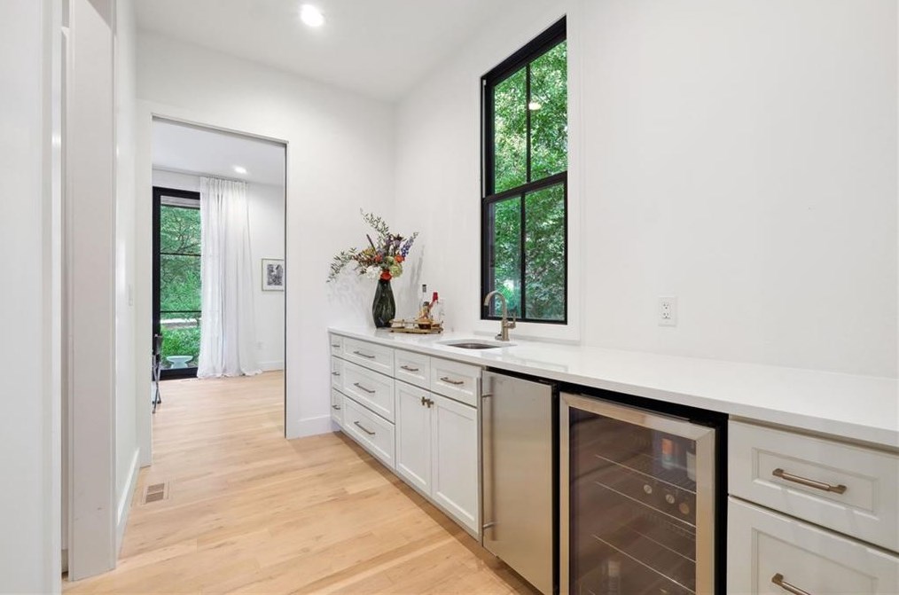 432 Pharr Rd, Decatur GA  30030-4426 exterior