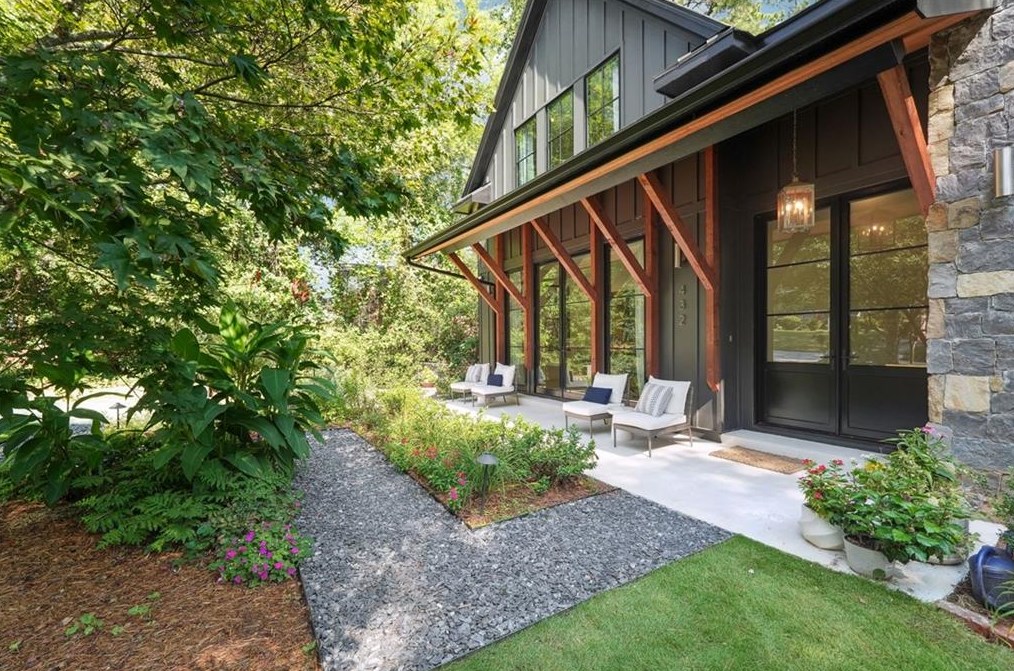 432 Pharr Rd, Decatur GA  30030-4426 exterior