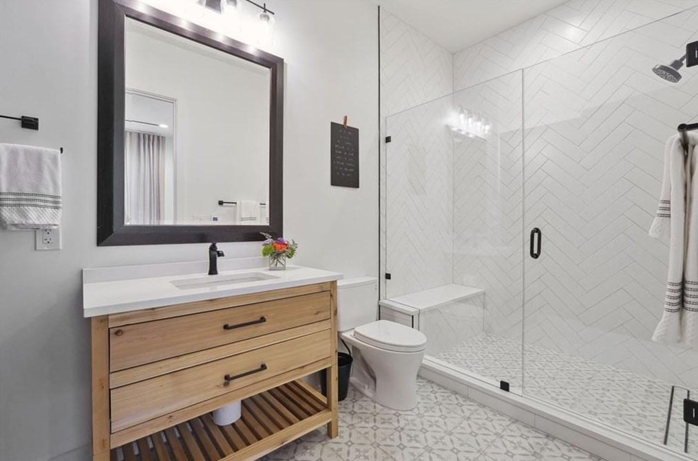 432 Pharr Rd, Decatur GA  30030-4426 exterior