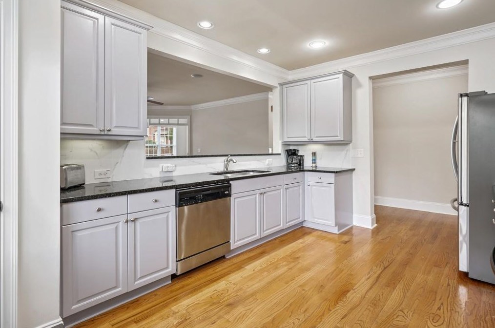 1404 Ruffner Ln, Lawrenceville GA  30043-8197 exterior