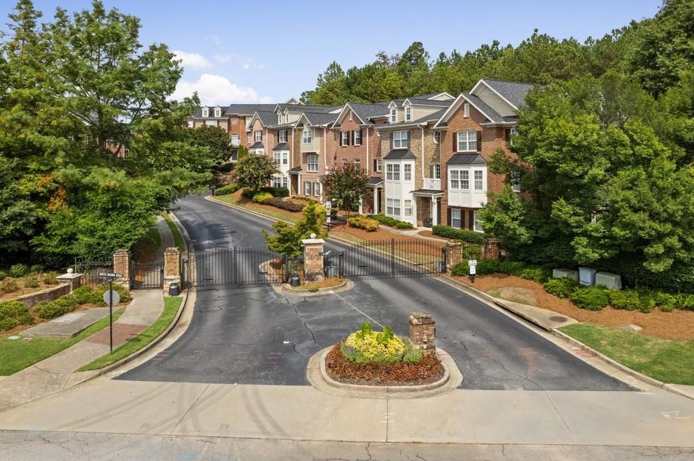 1404 Ruffner Ln, Lawrenceville GA  30043-8197 exterior