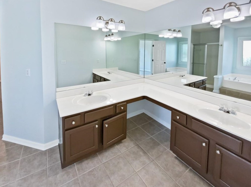 2944 Cottesford Way, Smyrna GA  30080-2193 exterior